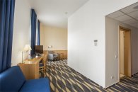 Standard room for people with disabilities - with double bed and sofa: Photo 7