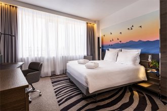 Executive Room with a double bed: Photo 3
