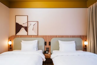 Classic Superior Comfort Room, Mountain View - with 2 Single Beds: Photo 3