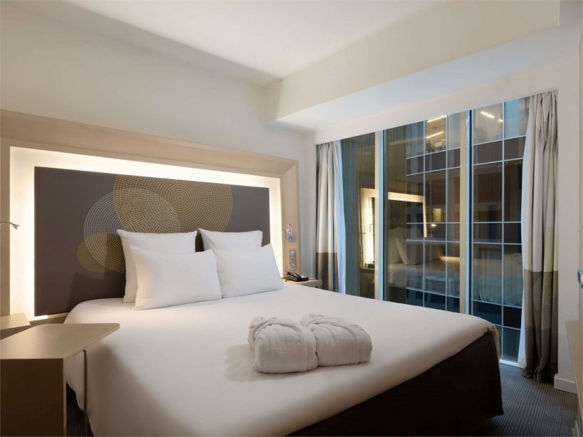 Executive room with a view of the atrium, for people with limited mobility - with a double bed
