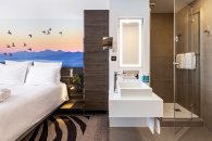 Executive Room with a double bed: Photo 5