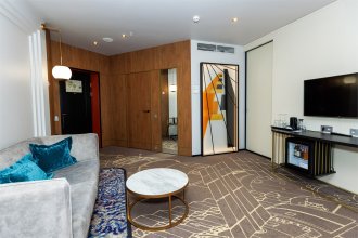 Suite Double Bed Room: Photo 5