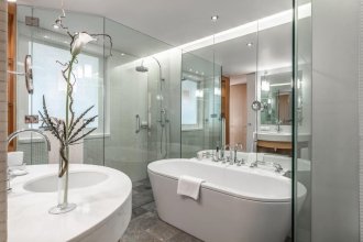 Классический номер, с видом на город - с большой двуспальной кроватью: Фотография 3