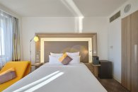 Suite Room: Photo 9