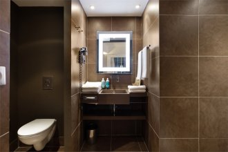Executive Room with a double bed, atrium view: Photo 6