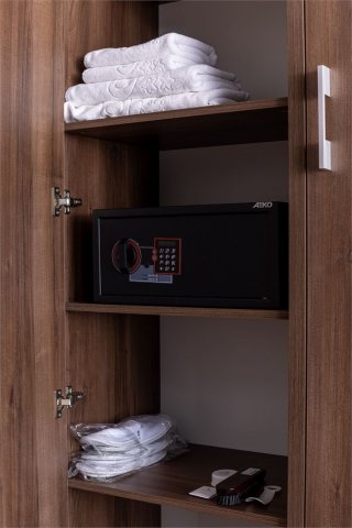 Deluxe + Room with a balcony and a double bed: Photo 3