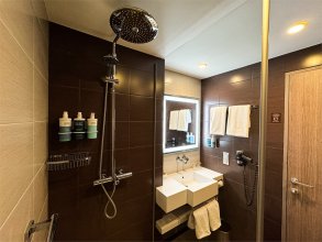 Standard Room - with a double bed or 2 single beds: Photo 8