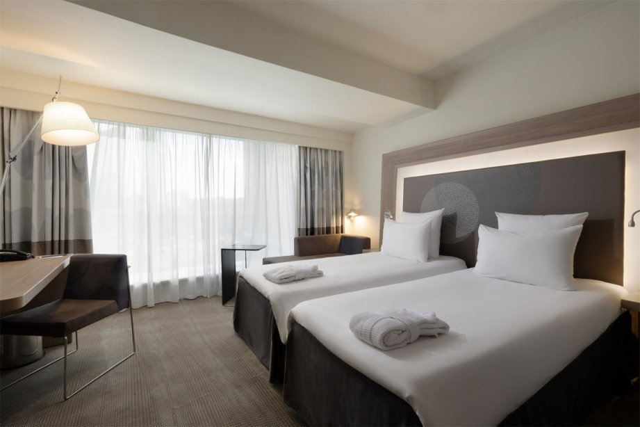 Standard Twin Room with 2 single beds, city view