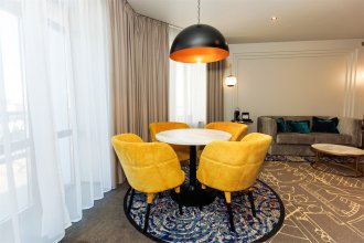 Suite Double Bed Room: Photo 6