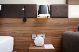 Executive room on the club floor, with a view of the city – with a double bed: Photo 5