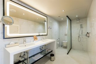 Suite Amur Double Bed Room: Photo 10