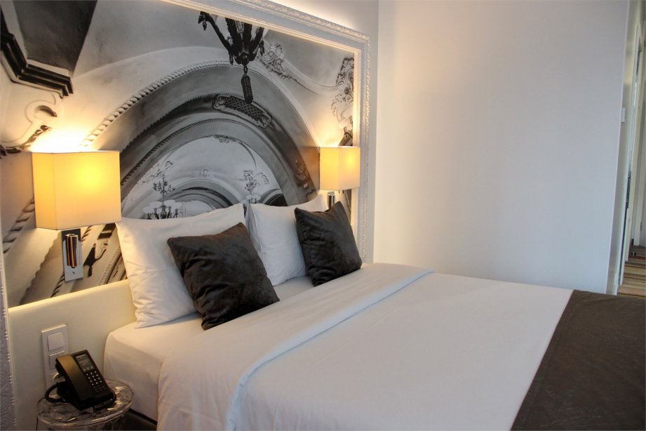 A Classic non-smoking room with a double bed