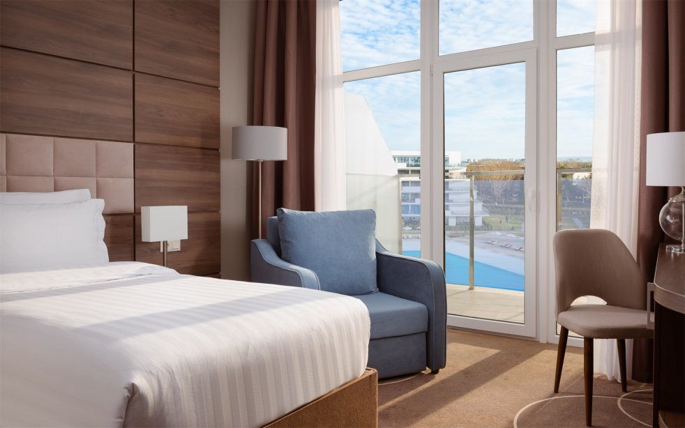 Deluxe Room with Balcony and Pool View - with 2 Single Beds