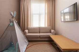 Family Suite - with 2 Bedrooms: Photo 3