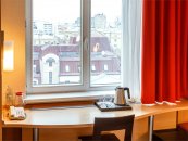 Premium Room with a double bed: Photo 8