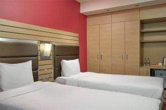 Classic room with a view of the city - with 2 single beds: Photo 2