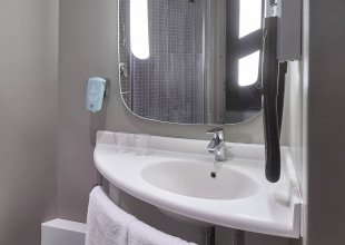 Стандартный номер - с двуспальной кроватью: Фотография 4
