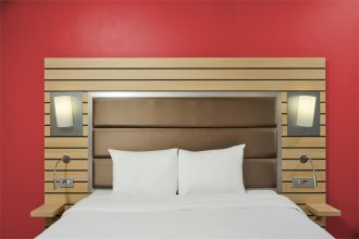 Classic room, with a view of the city - with a double bed: Photo 5