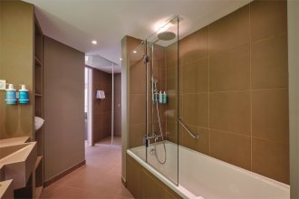 Suite Room: Photo 9