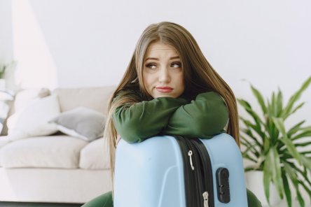 Open up to a new one: how to deal with stress and anxiety while traveling