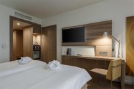 Standard room with two separate beds: Photo 4