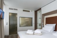 Suite with Double Bed and Sofa: Photo 11