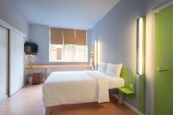 Standard room, with a double bed for people with limited mobility: Photo 6