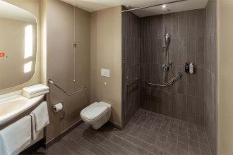Стандартный номер, для маломобильных - с двуспальной кроватью: Фотография 4
