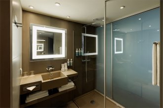Семейный номер, с компьютерной зоной - с двуспальной кроватью: Фотография 4