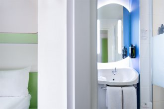 Standard Room – 2 Single beds: Photo 3