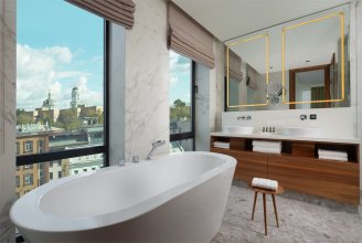 Executive Suite, with city view - with 1 double bed: Photo 5