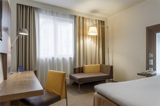 Standard Room - with one double bed with a view of the city: Photo 2