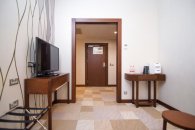 Семейный номер - с двуспальной кроватью и диваном: Фотография 7